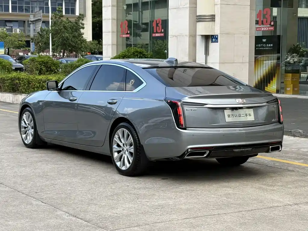 Cadillac CT6 28 T Distinguished