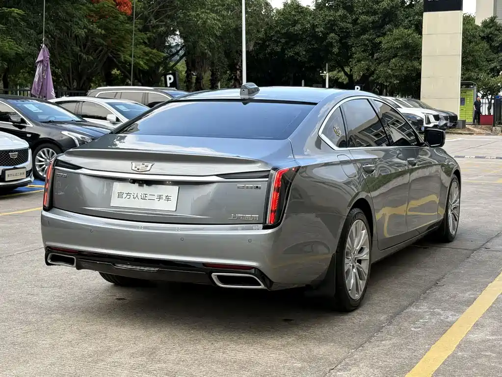 Cadillac CT6 28 T Distinguished