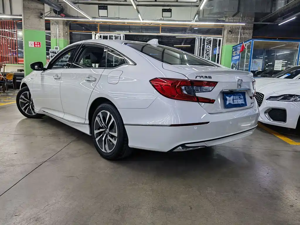 Accord Sharp· Hybrid 2.0 L Sharp Leading CN-VI