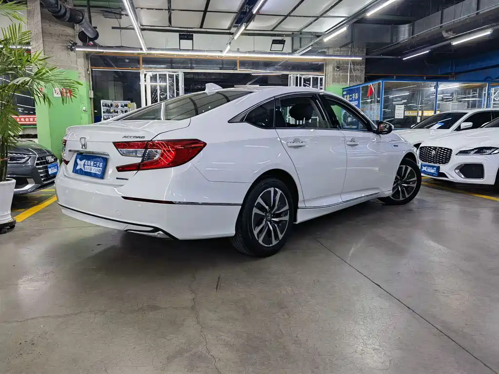 Accord Sharp· Hybrid 2.0 L Sharp Leading CN-VI