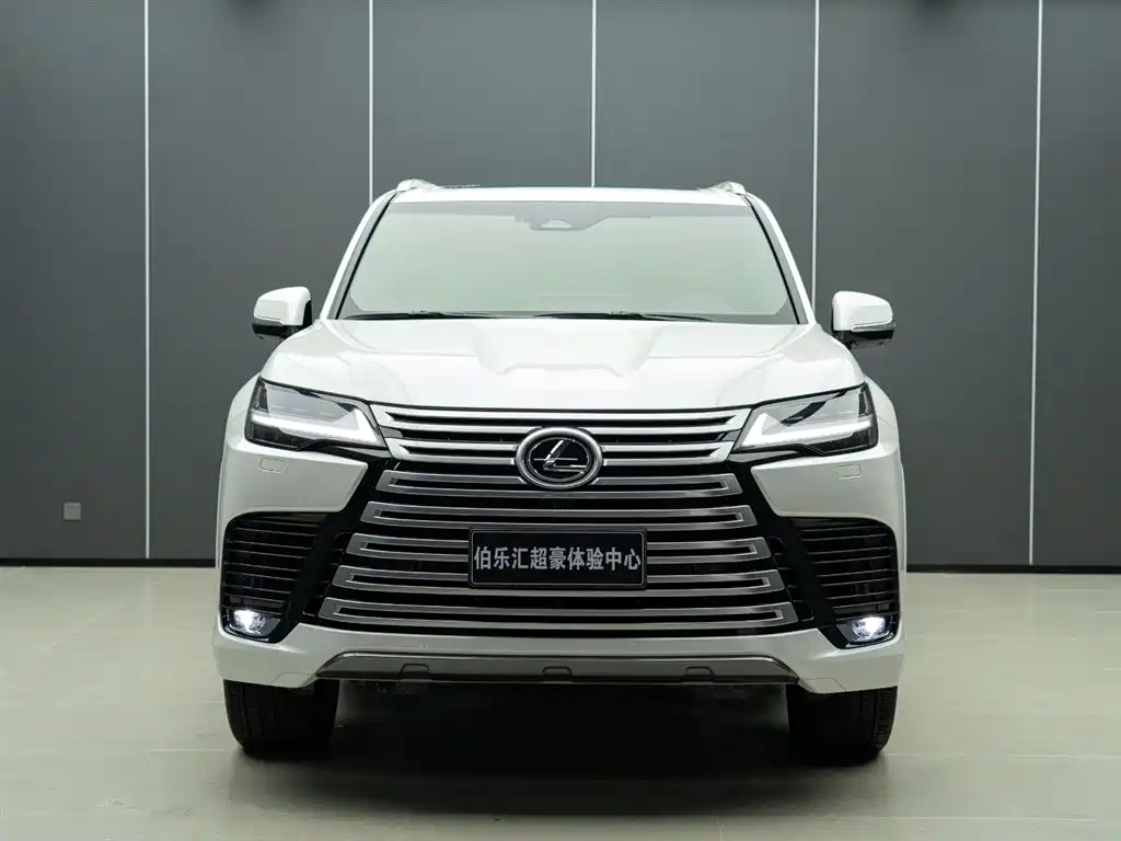 Lexus LX 700 h Territory