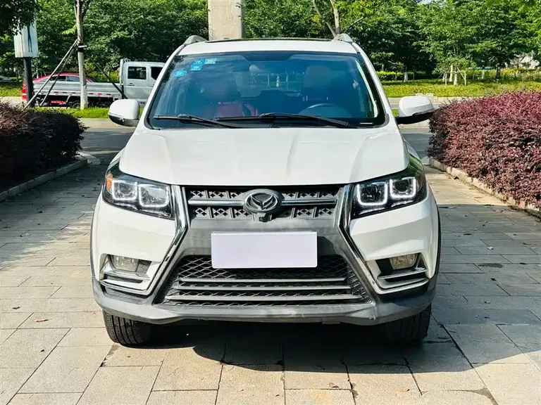 BAIC Huansu S3 北汽幻速S3 2018款 1.5 L 手动豪华型