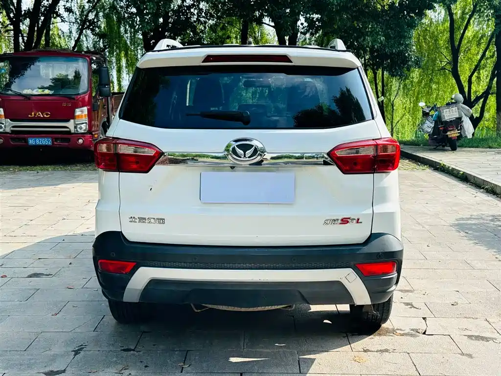 BAIC Huansu S3 北汽幻速S3 2018款 1.5 L 手动豪华型