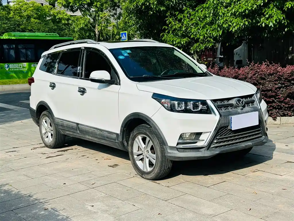 BAIC Huansu S3 北汽幻速S3 2018款 1.5 L 手动豪华型