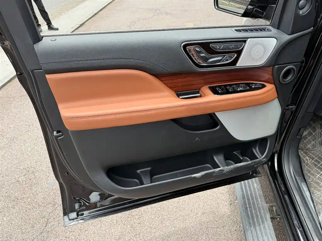 Navigator 3.5 T Honor Shine
