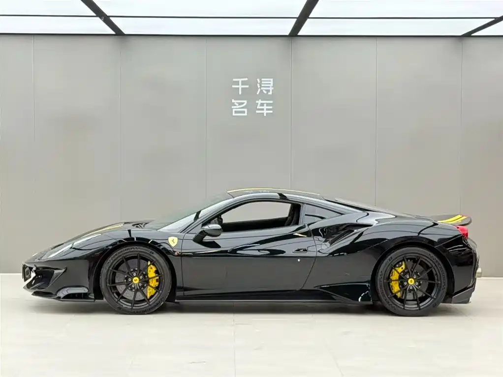 Ferrari 488 488 Pista