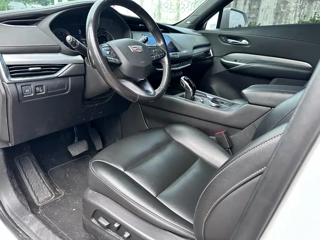 Cadillac XT4 28 T 2 WD Luxury