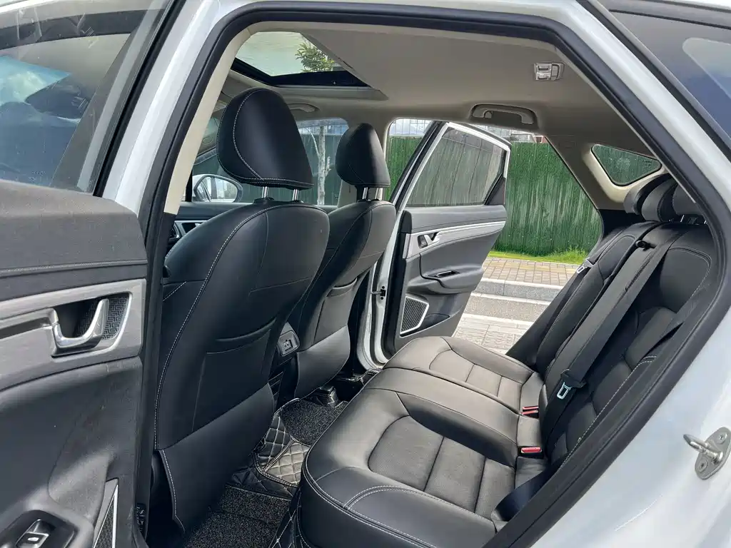 Emgrand GS 1.4 T CVT Elegant