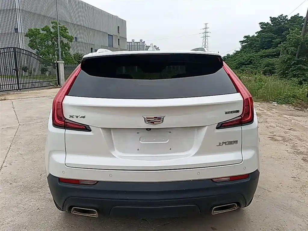 Cadillac XT4 28 T 2 WD Tech