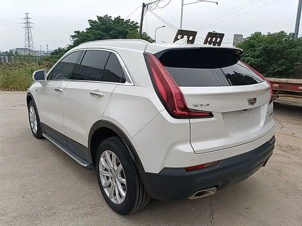 Cadillac XT4 28 T 2 WD Tech
