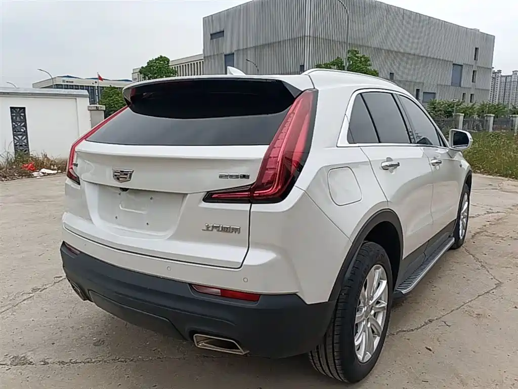 Cadillac XT4 28 T 2 WD Tech