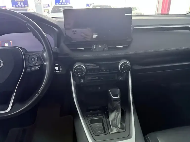 Toyota Wildlander 2.0 L CVT 2 WD Luxury PLUS