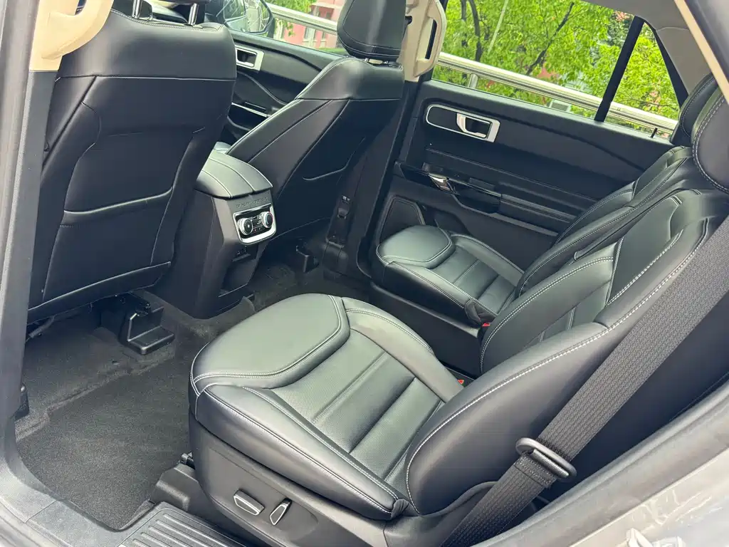Explorer EcoBoost 285 4 WD Style plus 6-seat