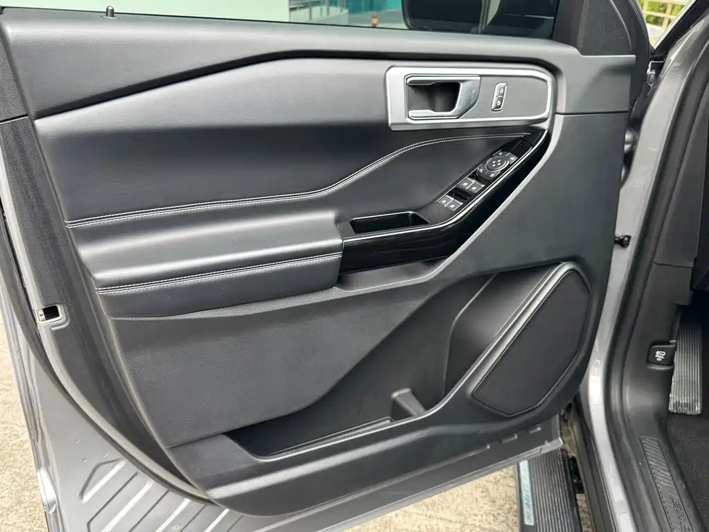 Explorer EcoBoost 285 4 WD Style plus 6-seat