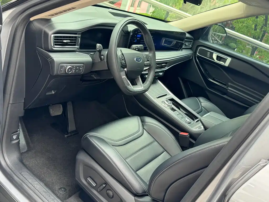 Explorer EcoBoost 285 4 WD Style plus 6-seat