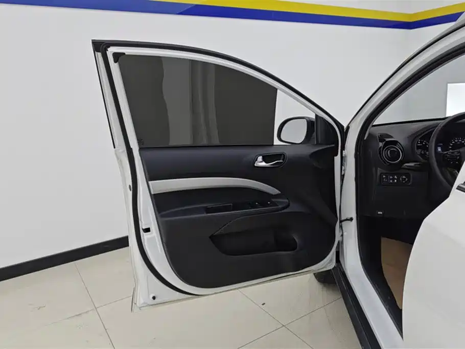 Stonic 1.4 L CVT Fun Enjoyment Sunroof