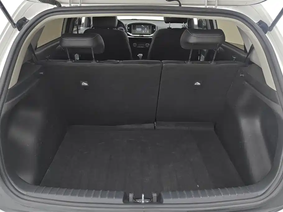 Stonic 1.4 L CVT Fun Enjoyment Sunroof