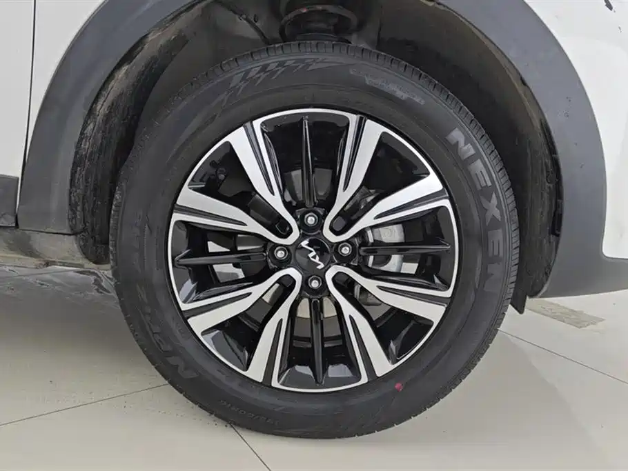 Stonic 1.4 L CVT Fun Enjoyment Sunroof