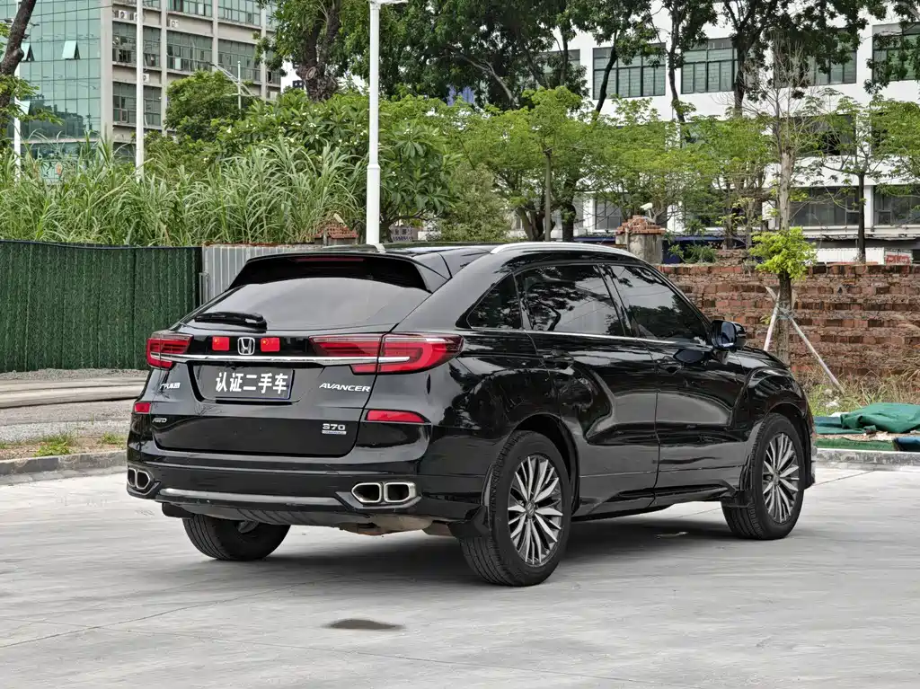 Avancier 370 TURBO 4 WD Premium