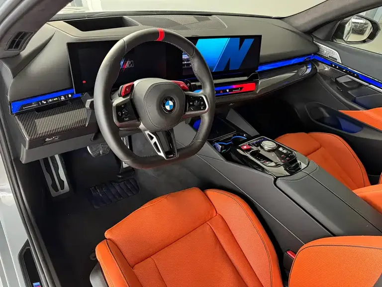 BMW M5 NEV