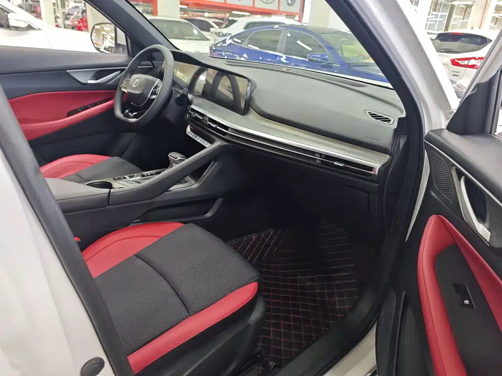 Changan CS35 PLUS Smooth Enjoyment 1.4 T DCT Luxury