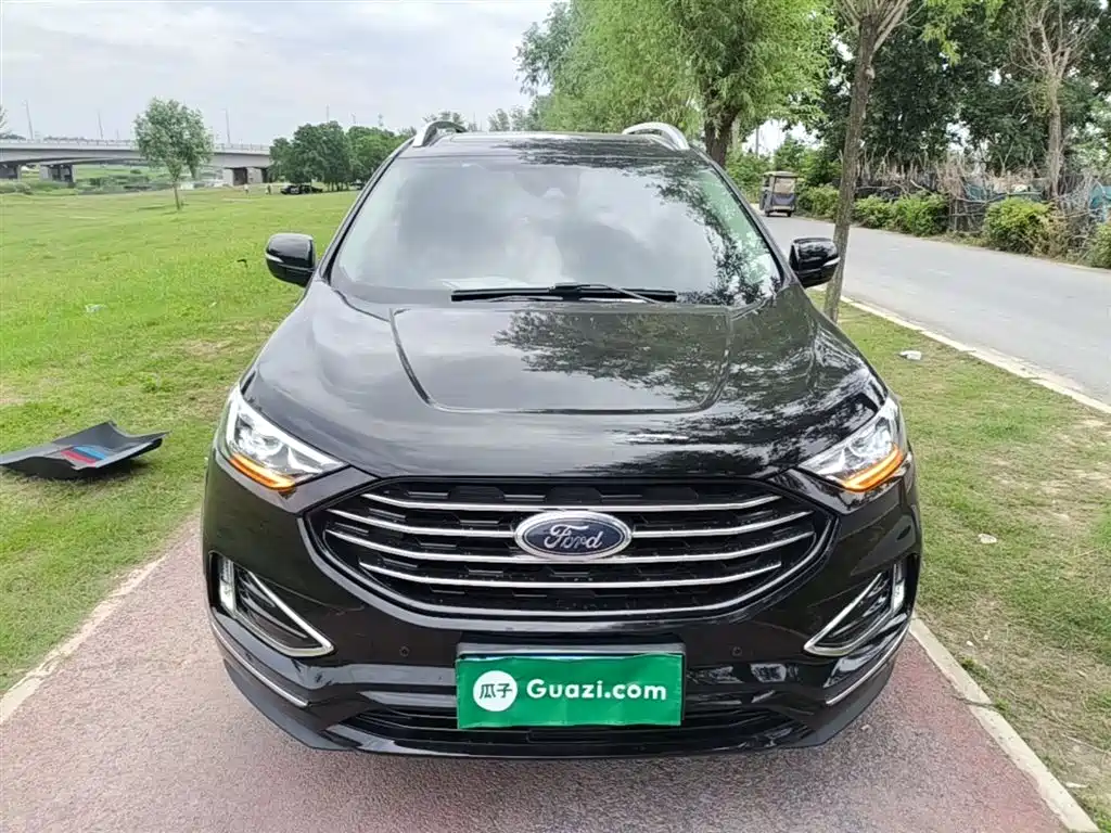 Edge EcoBoost 245 2 WD Grand Sharp 7-seat