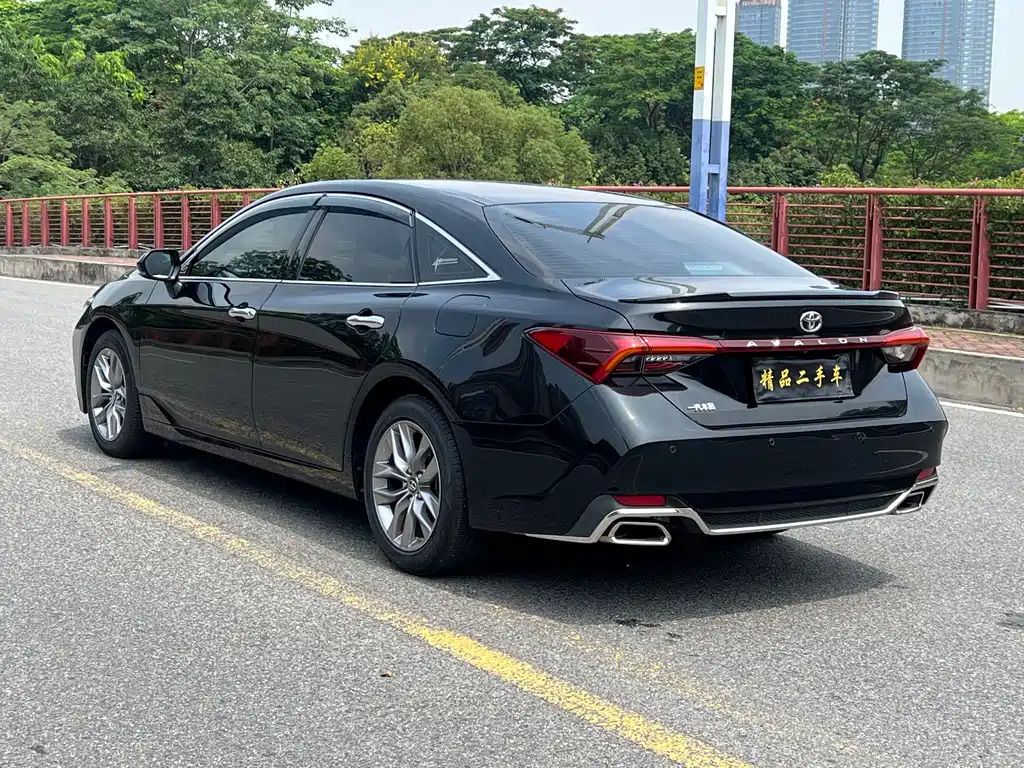 Avalon 2.5 L Luxury