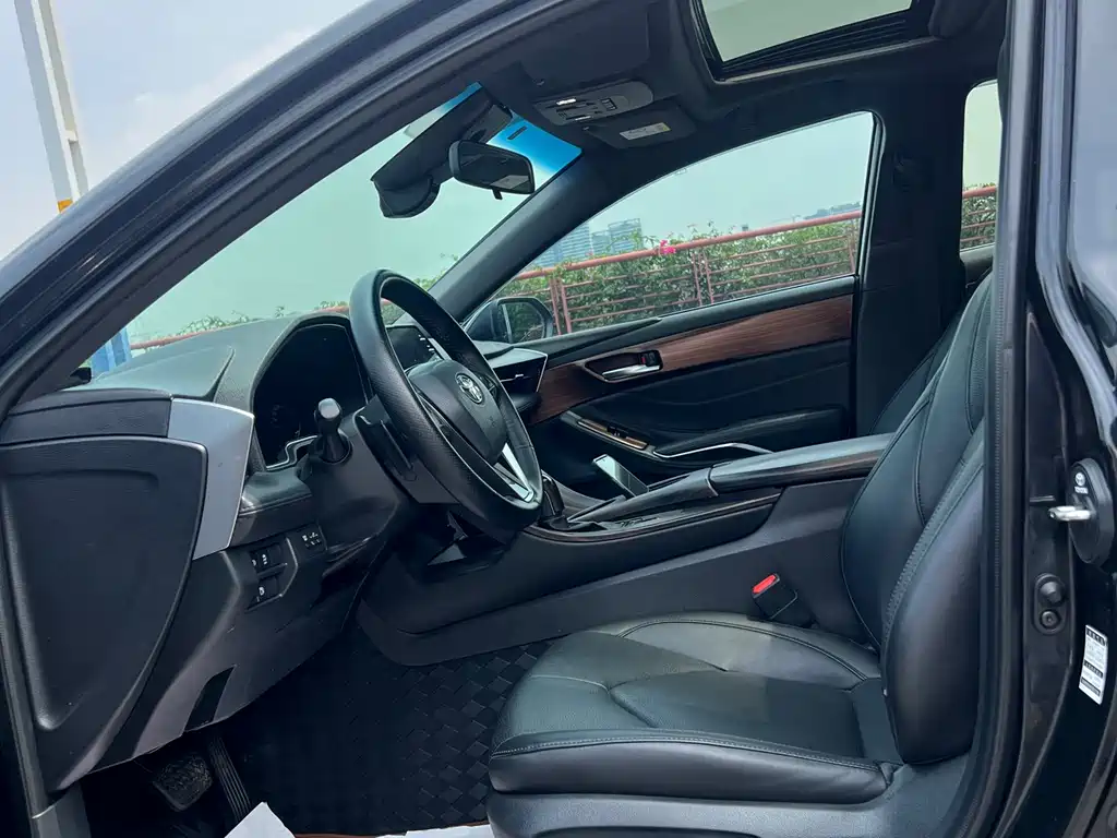 Avalon 2.5 L Luxury