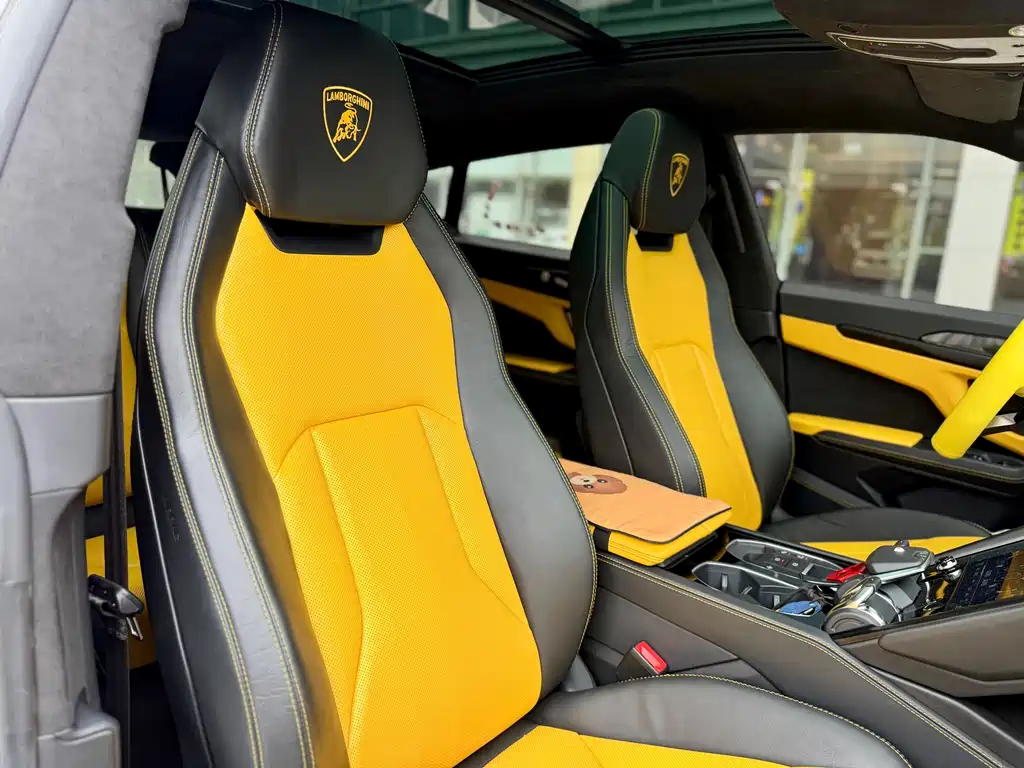 Urus 4.0 T V8