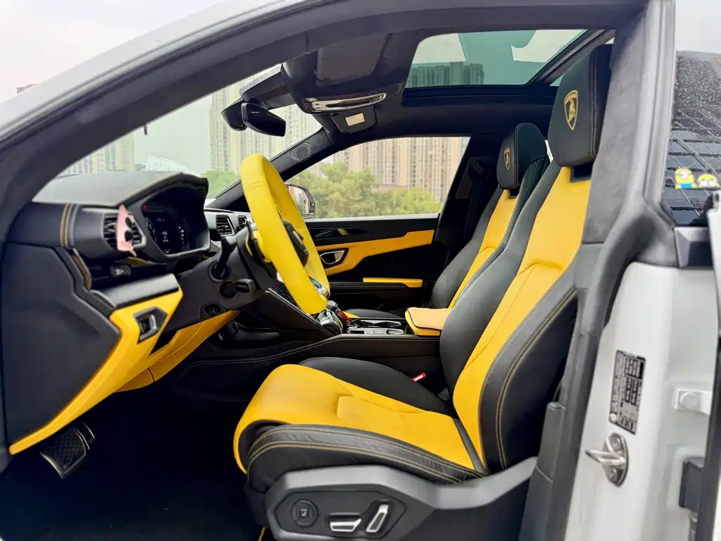 Urus 4.0 T V8