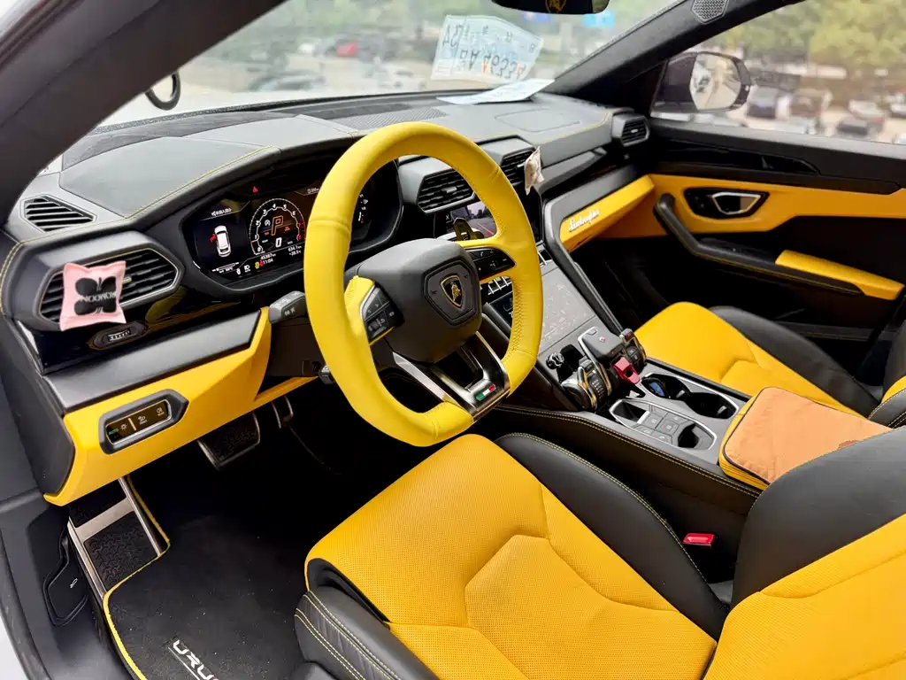 Urus 4.0 T V8