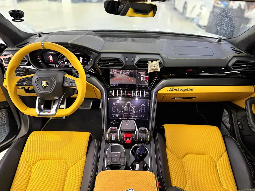 Urus 4.0 T V8