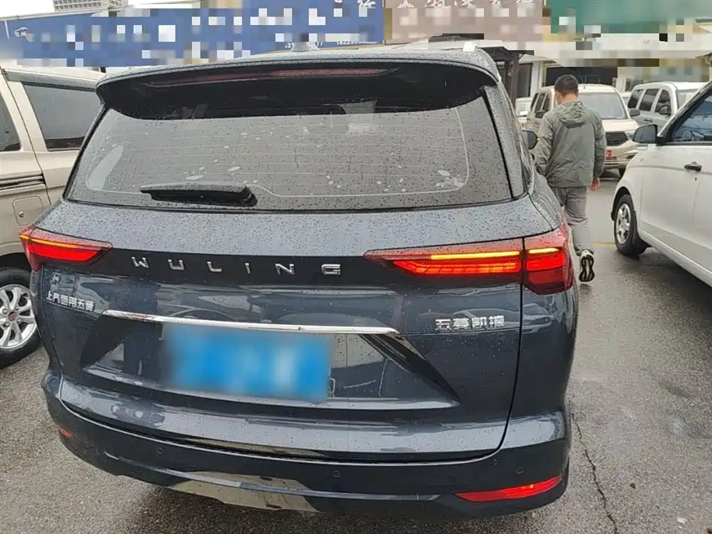 Wuling Victory 1.5 T CVT Flagship