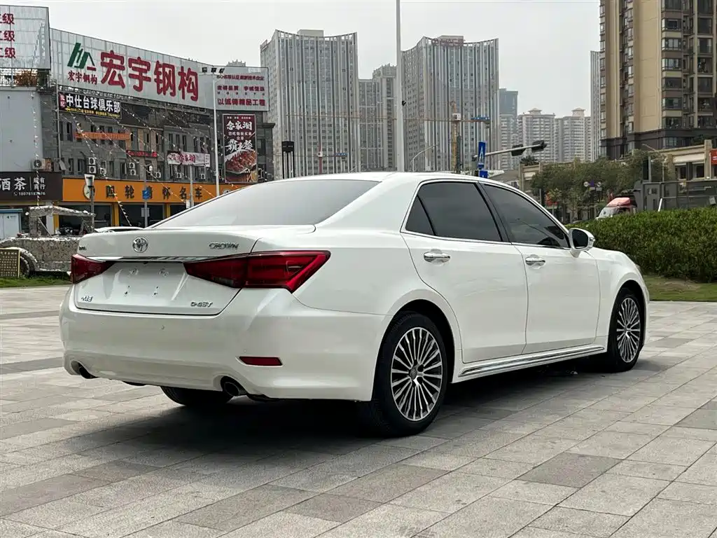 Crown 2.0 T Sport