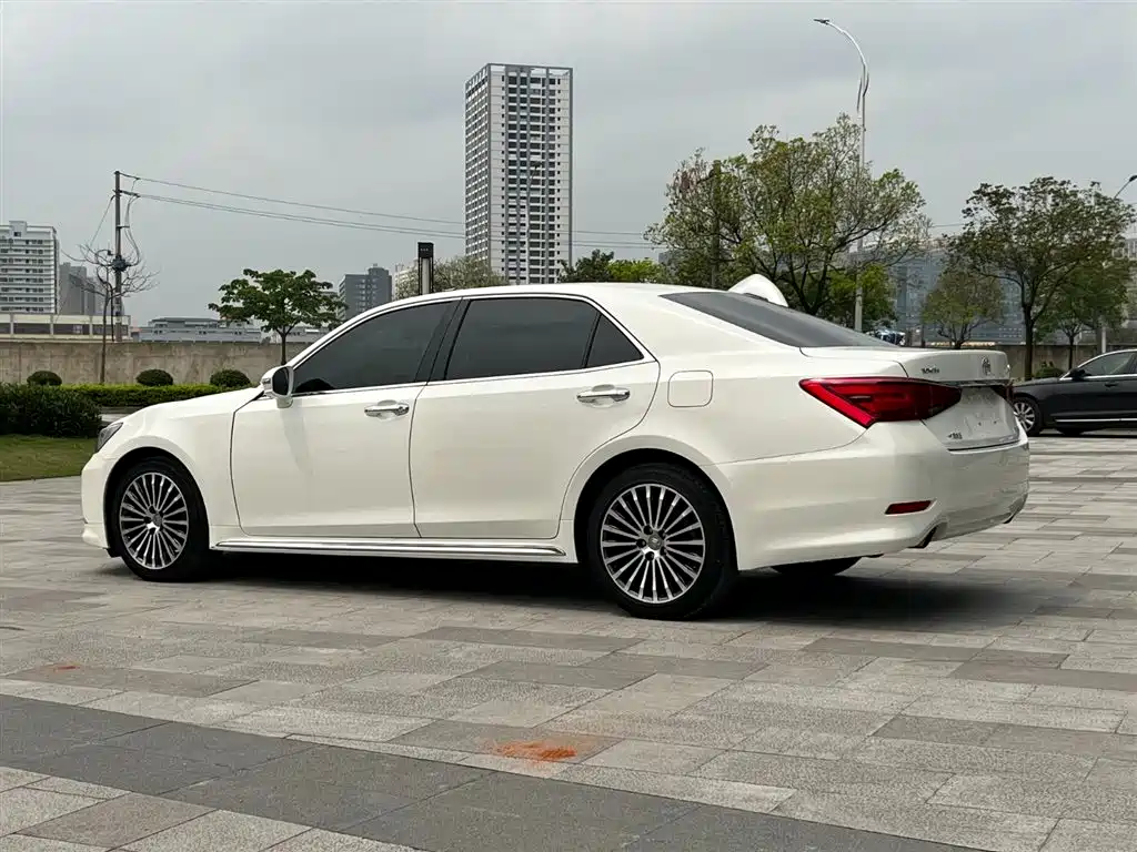 Crown 2.0 T Sport