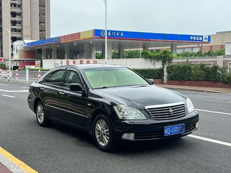 Toyota Crown 2.5 L Royal Special Edition