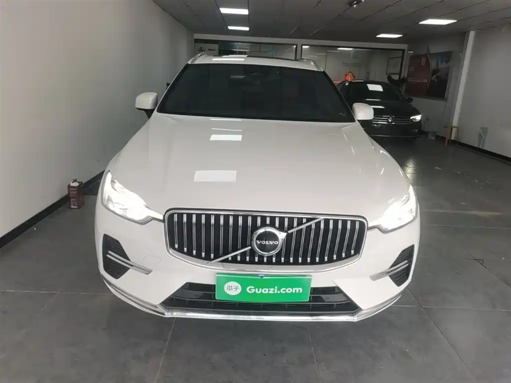 Volvo XC60 B5 4 WD Smart Ease Luxury