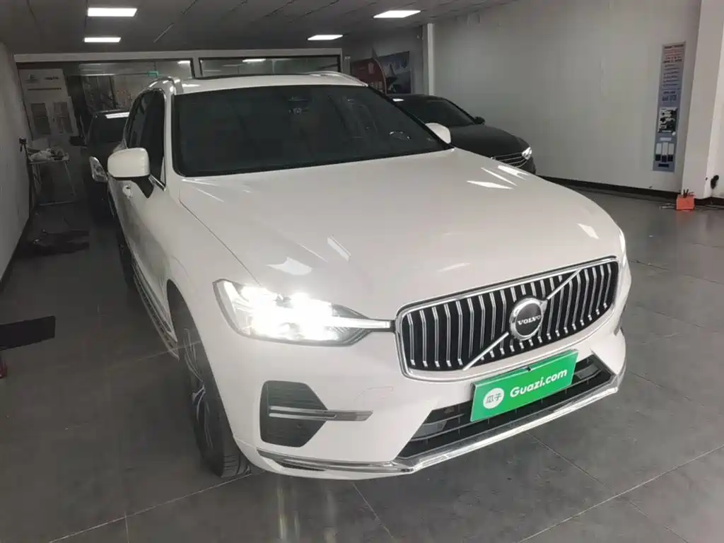 Volvo XC60 B5 4 WD Smart Ease Luxury