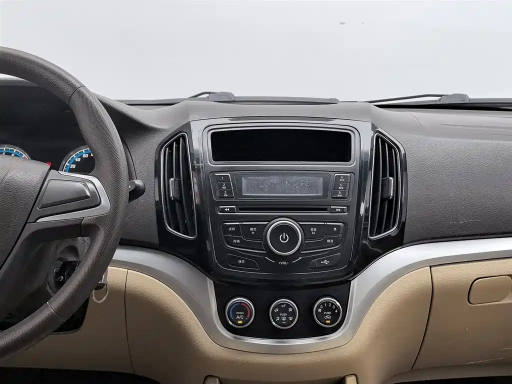 Baojun 730 宝骏730 2014款 1.5 L 手动标准型 5座