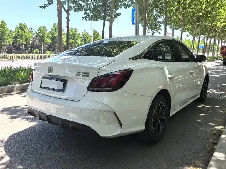 MG5 180 DVVT CVT Style