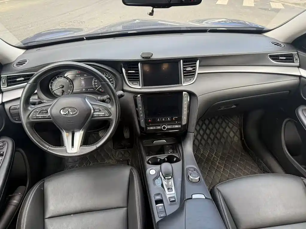 Infiniti QX50 2.0 T 2 WD Fashion