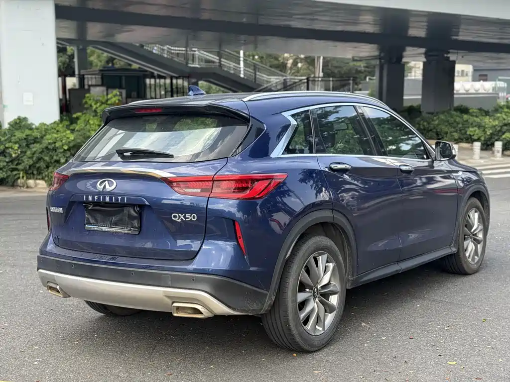 Infiniti QX50 2.0 T 2 WD Fashion