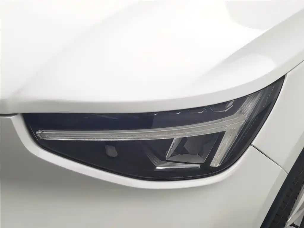 Volvo XC40 沃尔沃XC40 2023款 B3 智行时尚版