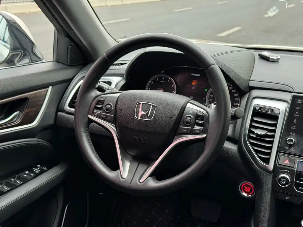 Honda UR-V 240 TURBO 2 WD Luxury CN-V