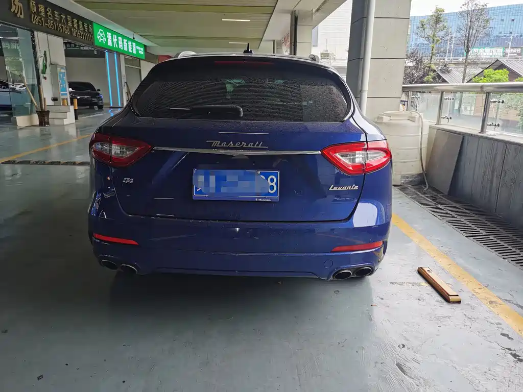 Levante 3.0 T Standard