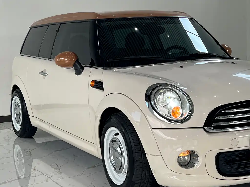 MINI CLUBMAN 1.6 L COOPER Cheer