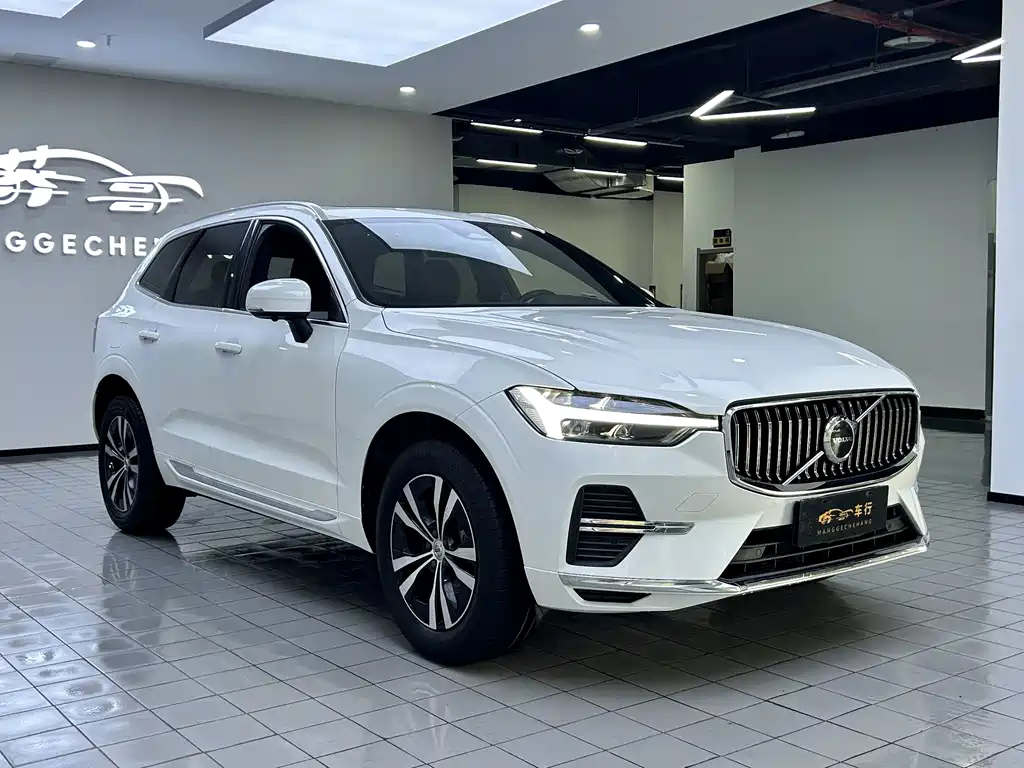 Volvo XC60 B5 4 WD Smart Ease Luxury