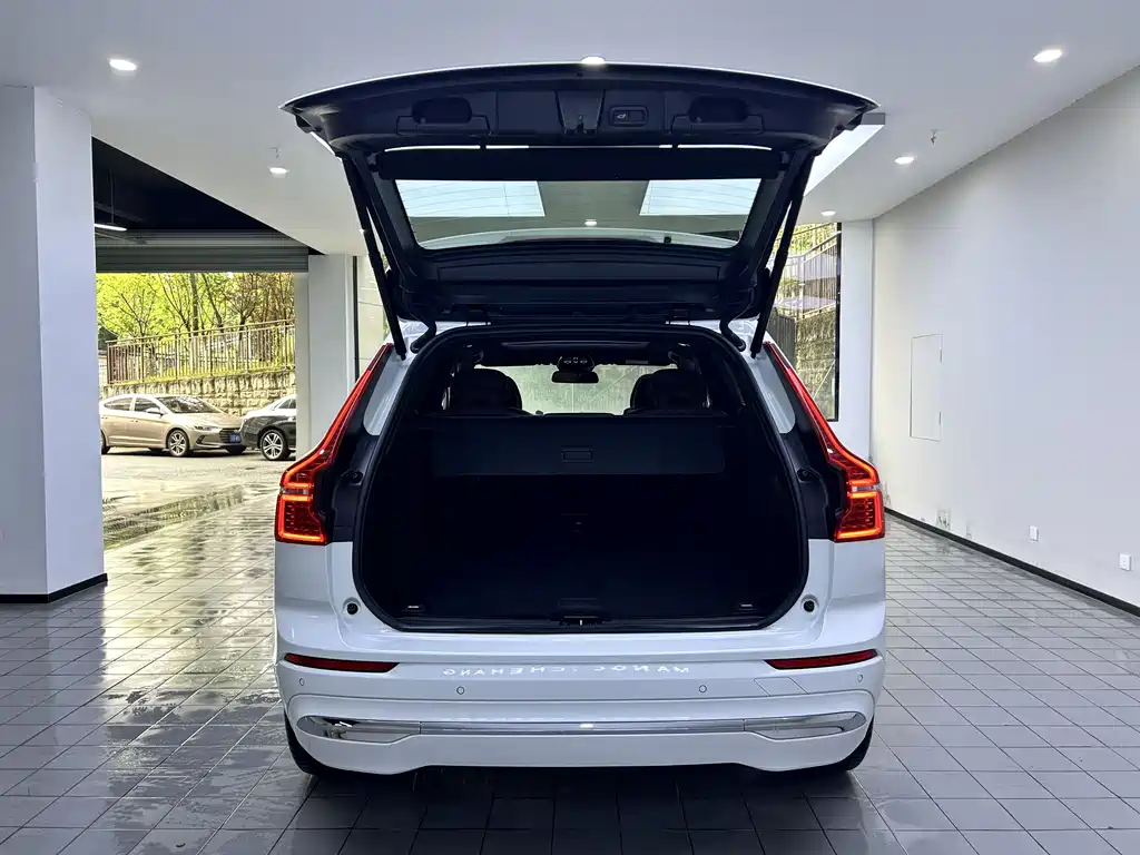 Volvo XC60 B5 4 WD Smart Ease Luxury