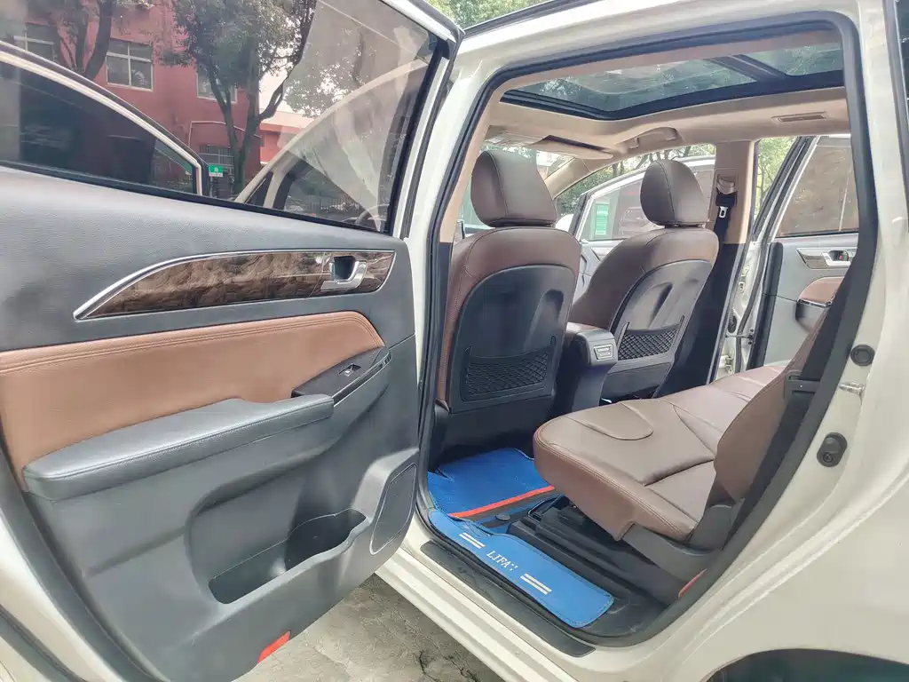 Xuanlang 1.5 T Auto Luxury