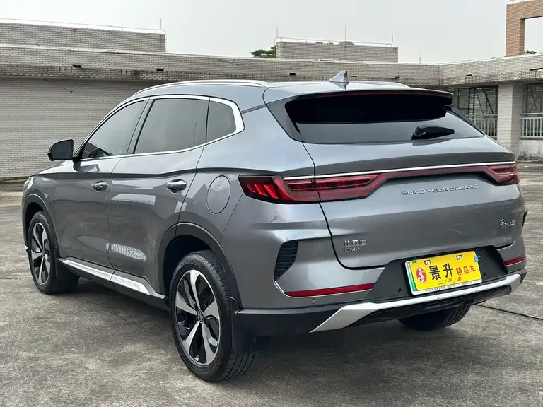 BYD Song PLUS NEV DM-i 51 KM Honored